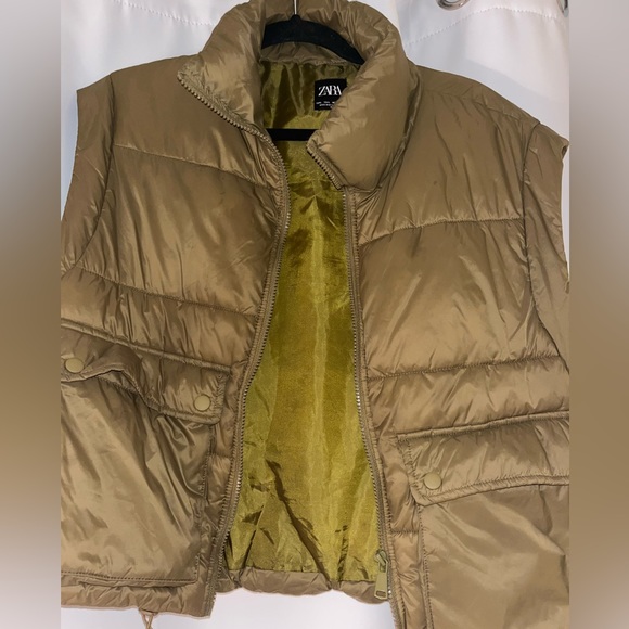 Zara Vest - Picture 2 of 7